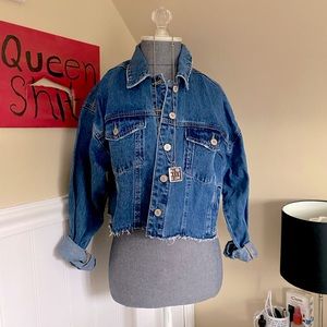 NWT - Forever 21 Women’s Cropped Jean Jacket Size M
